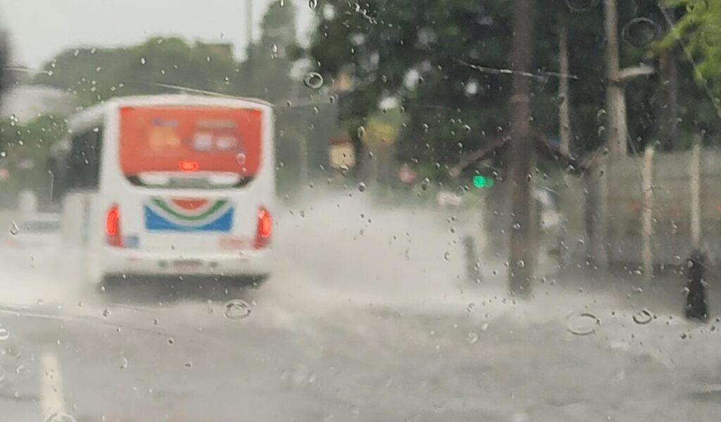 Chuvas em João Pessoa. (foto: arquivo/Joaquim Neto/acervo pessoal)